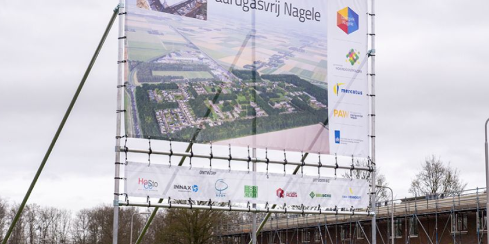 Warmte voor huizen, kantoren en kassen moet volgens Minister Kamp in de toekomst gemaakt worden met andere bronnen dan gas. In die ambitie spelen groot-en kleinschalige warmtenetten een cruciale rol.